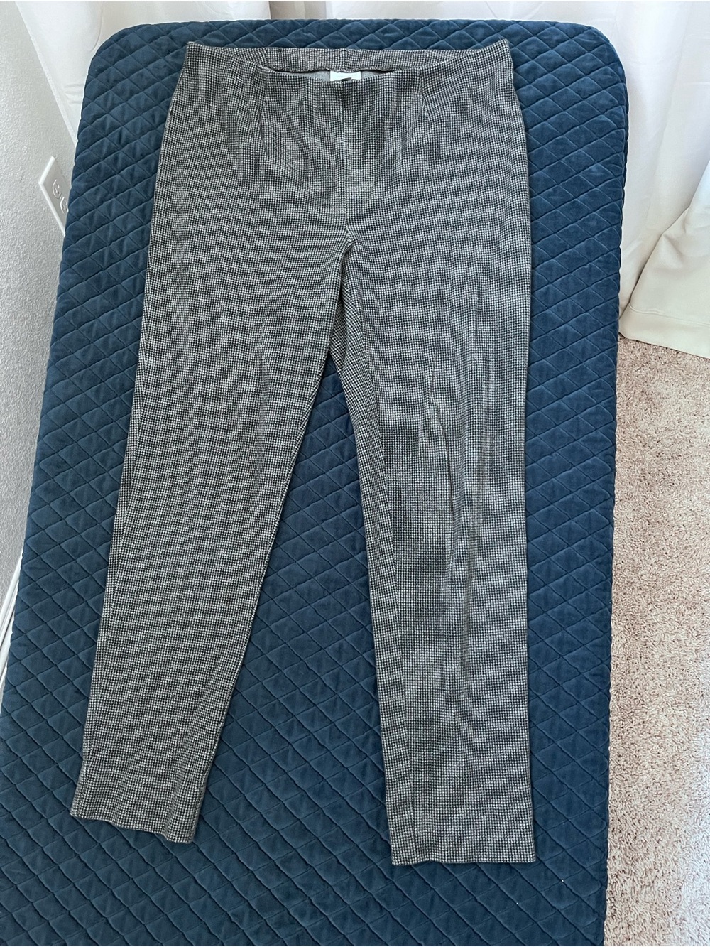 Slim Leg Women’s Dress Pants Trousers Ponte 80% Cotton - Size Large - Leg Slits